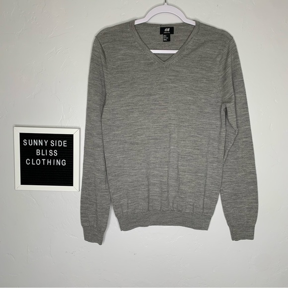H&M Gray V Neck Merino Wool Sweater Size Medium - Picture 1 of 10